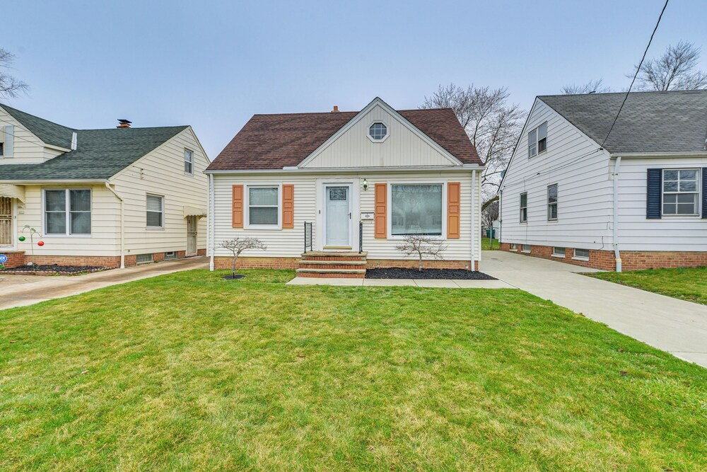 'the Maple Tree' Home: 14 Mi to Downtown Cleveland