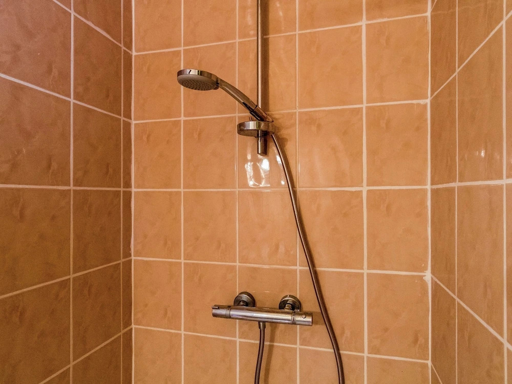 Modern Holiday Home in Salignac-Eyvigues with Swimming Pool