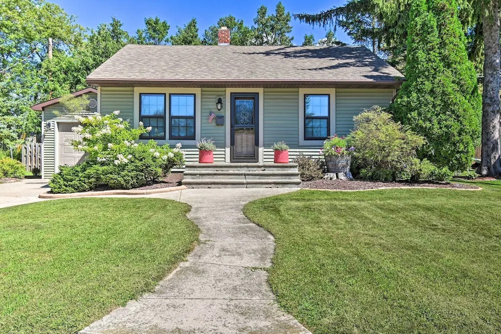 Modern Home w/ Backyard, 1 Mi to Dtwn Sturgeon Bay