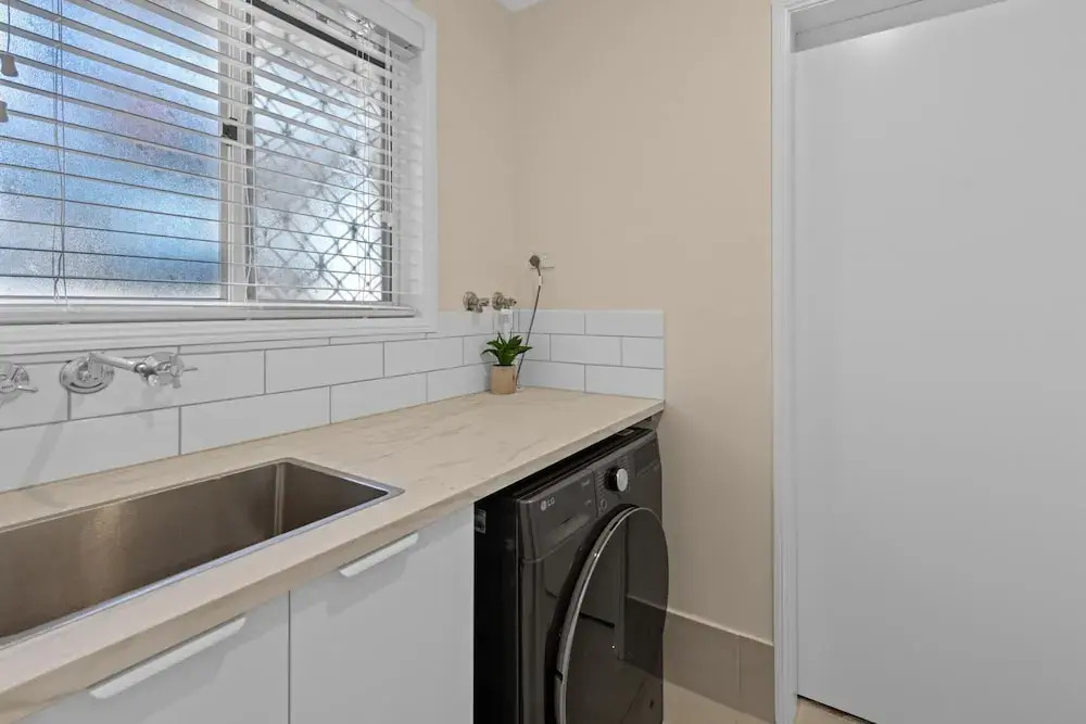 Family Friendly 2 Bed Flat With Balcony