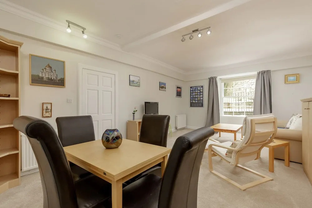 Classic Main Door Entry 2-bedroom New Town Apartment with Garden