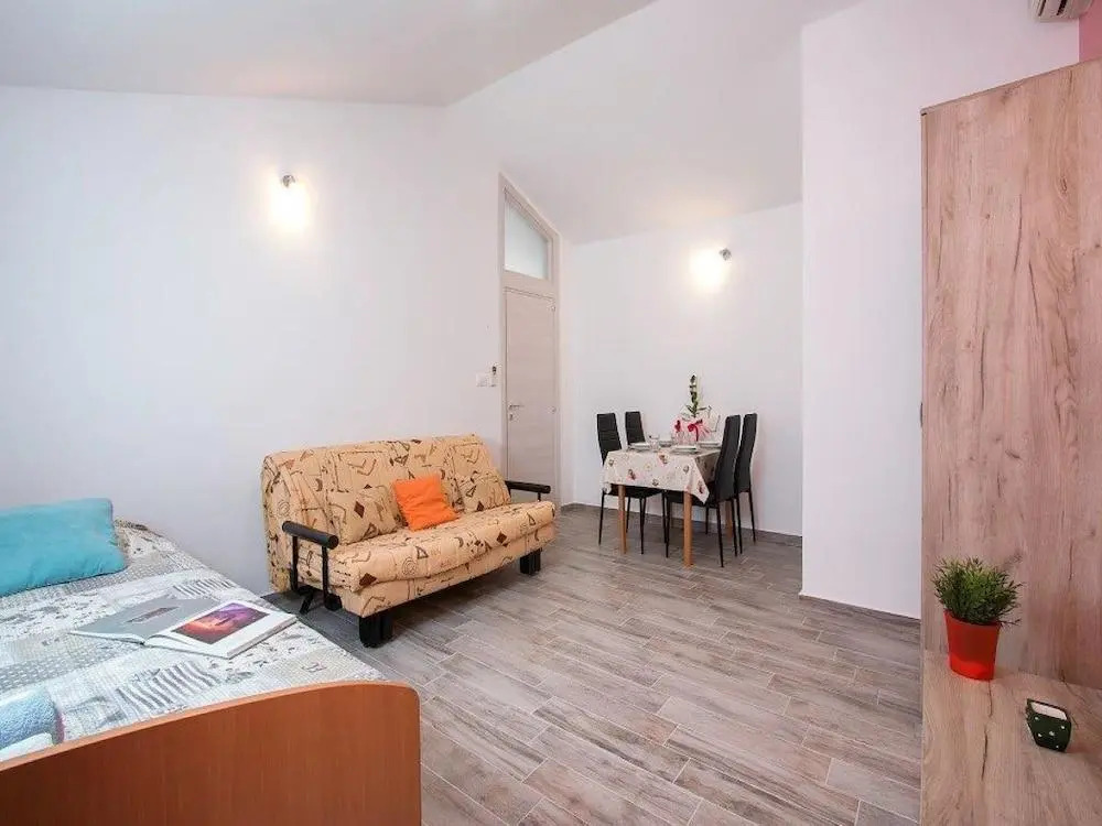 Pleasant Oriana Apartment near the sea-Pula