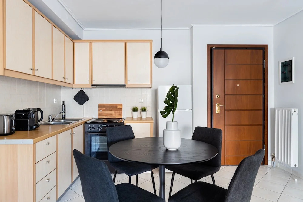 Ideal 1 BR Apartment in Petralona