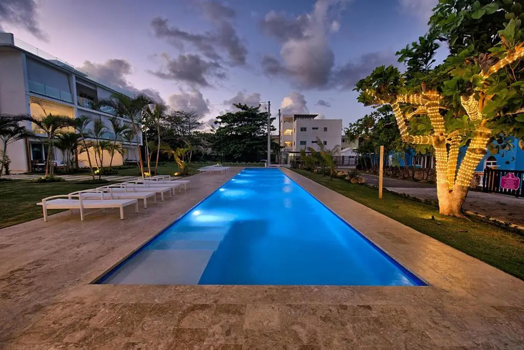 Amazing ocean view apartment with grand pool