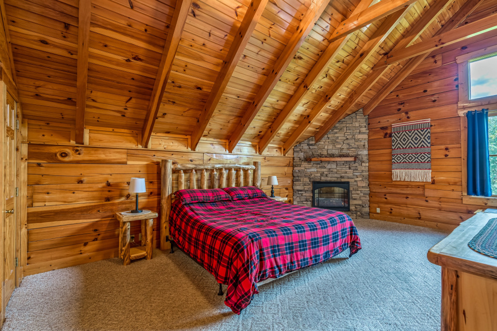 Bear Essentials Lodge Hot Tub Game Room Steam Showers and Community Pool