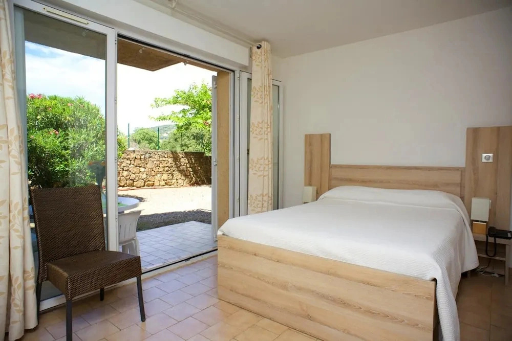 Modern 3-guest Apartment in Lile Rousse