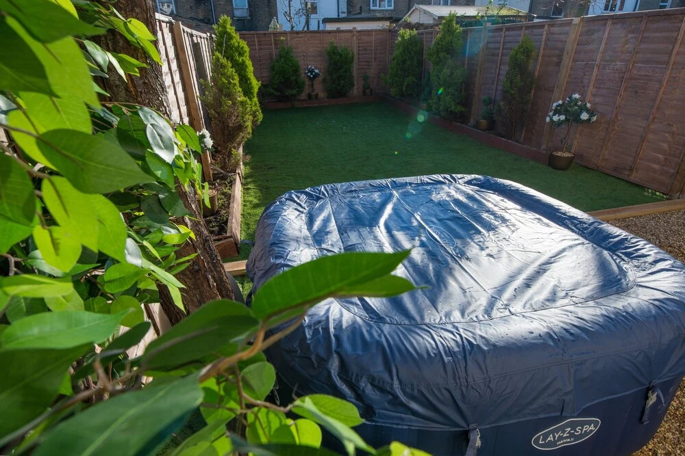 Stunnning 4 Bed House Hot Tub, Sky Tv, Pool Table