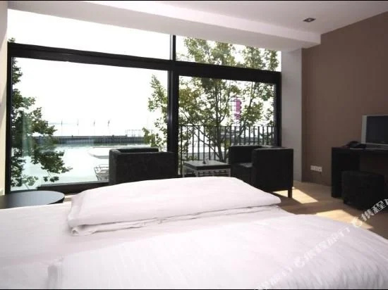 aika seaside living hotel
