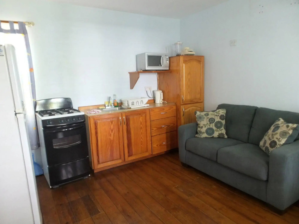 Capt. Harris Suites
