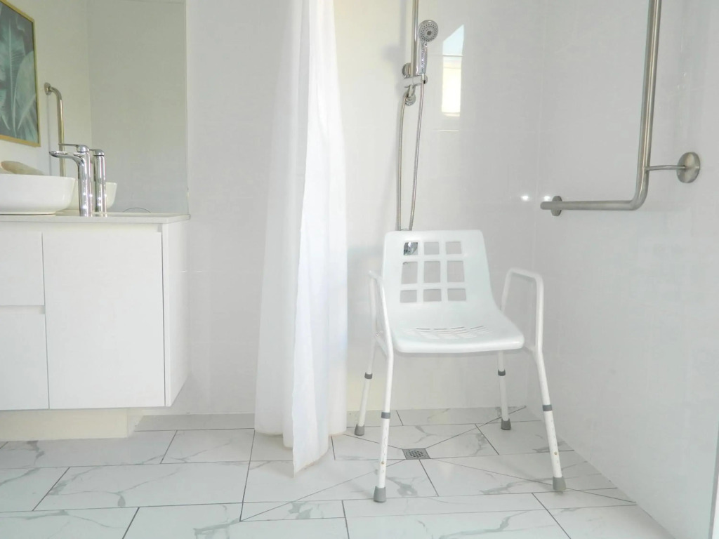 Beachside Rosebud Retreat with Wheelchair access