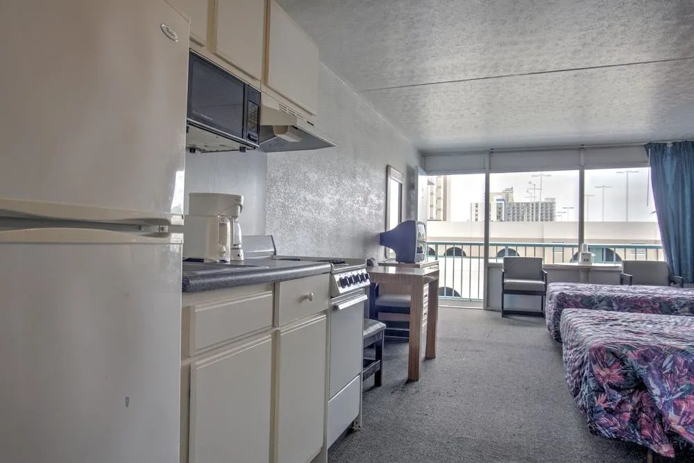 Oceanfront Twilight Surf Hotel