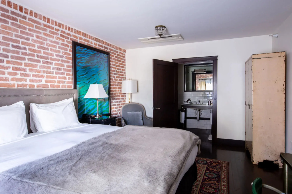 Granada Hotel & Bistro