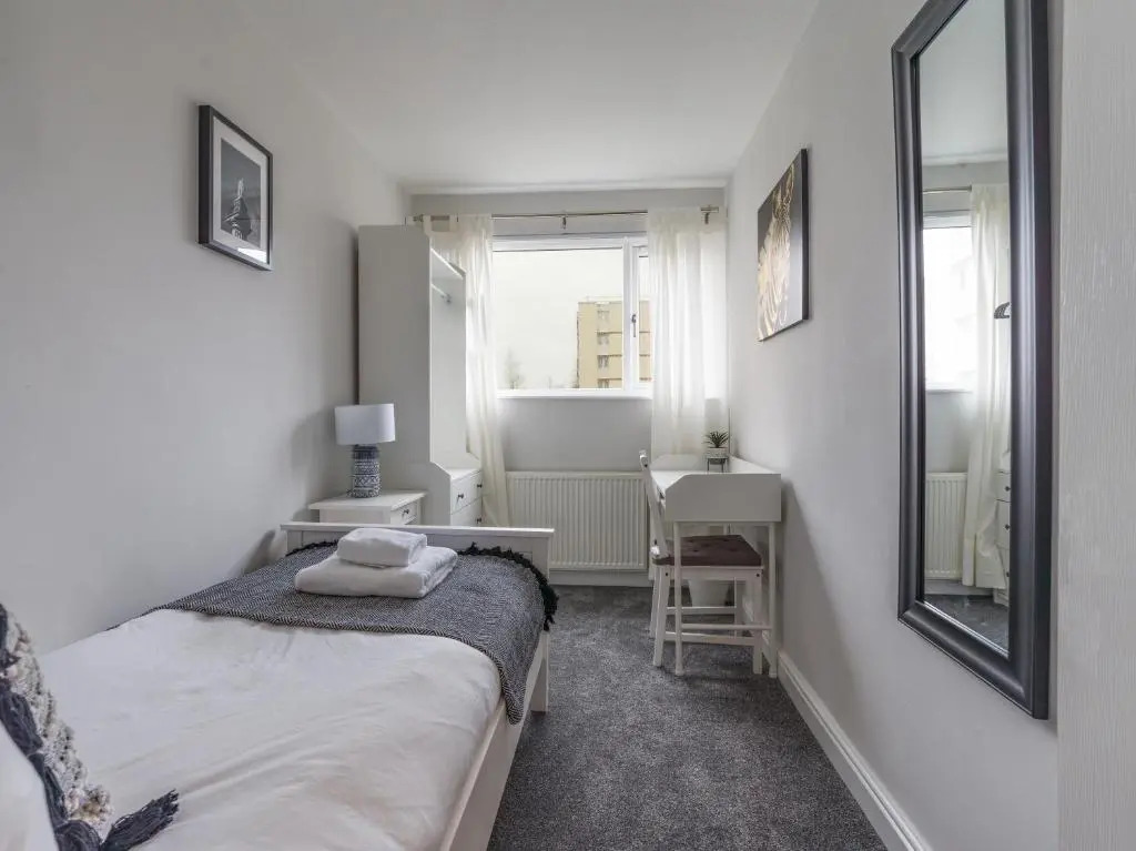 Charming 3-bed House in Newcastle Upon Tyne