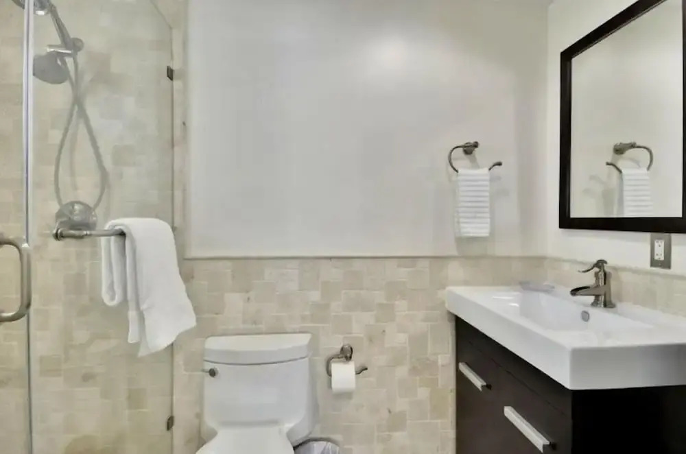 Beautifully Remodeled Roomy Single Family Stilt Home, 2 Bedroom Home by RedAwning