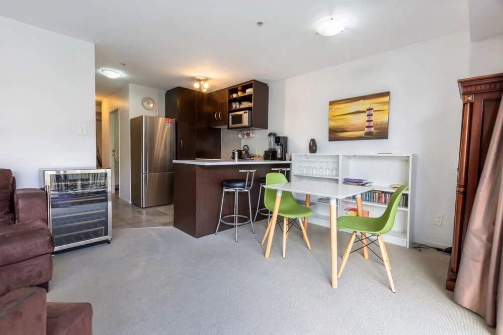 Cosy Two Bedroom in CBD with Pool