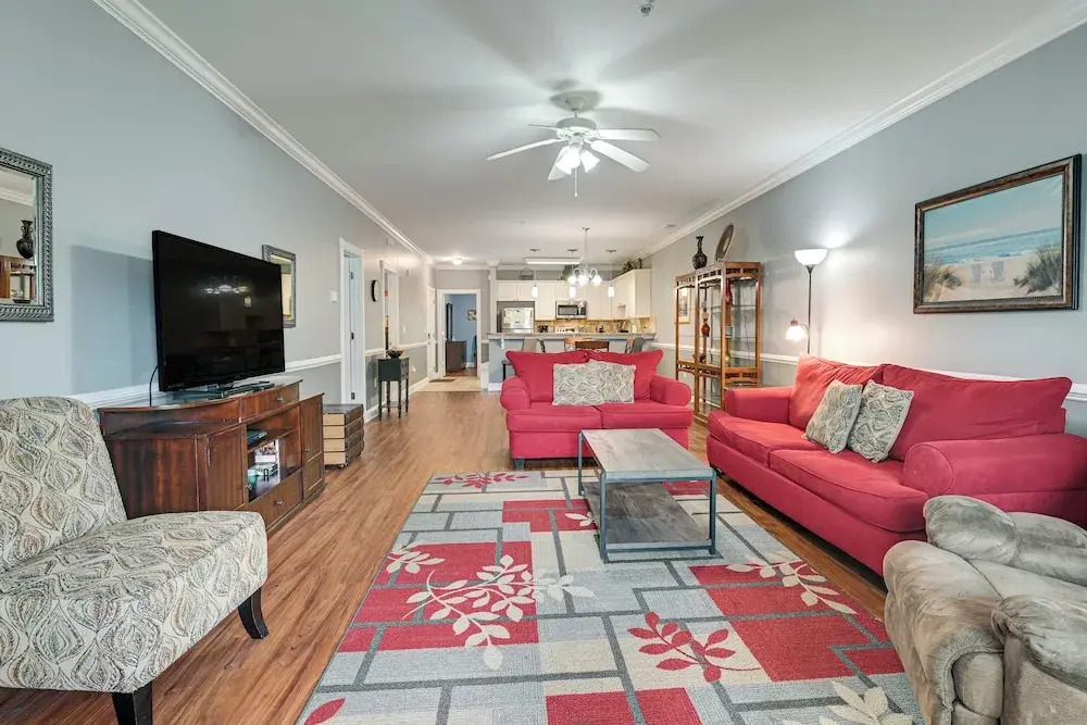 3 Mi to Broadway at the Beach: Condo w/ Pool!