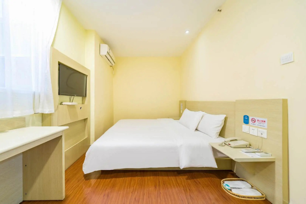Hanting Hotel Shanghai Zhangjiang Park Guanglan Road Metro Station