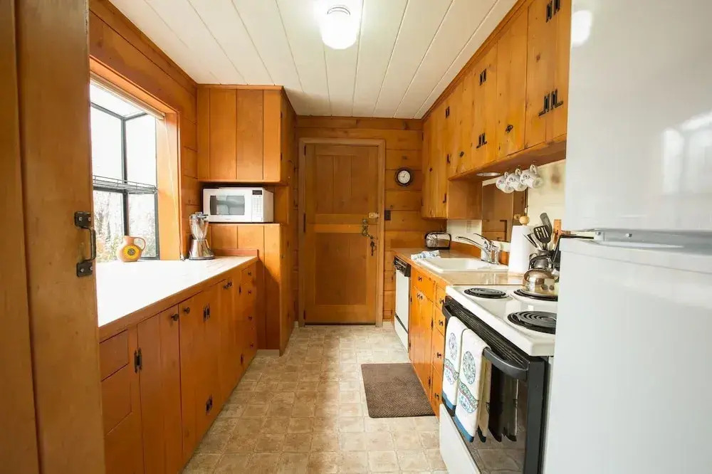 Mirror Pond 2 Bedroom Bungalow by RedAwning