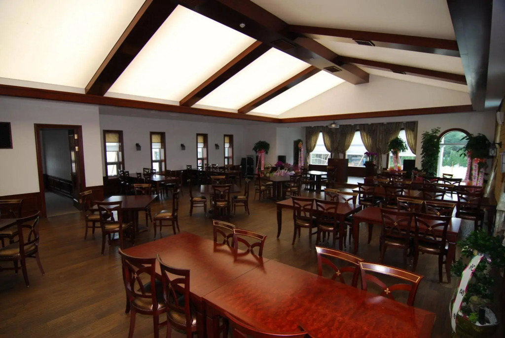 PineRidge Resort