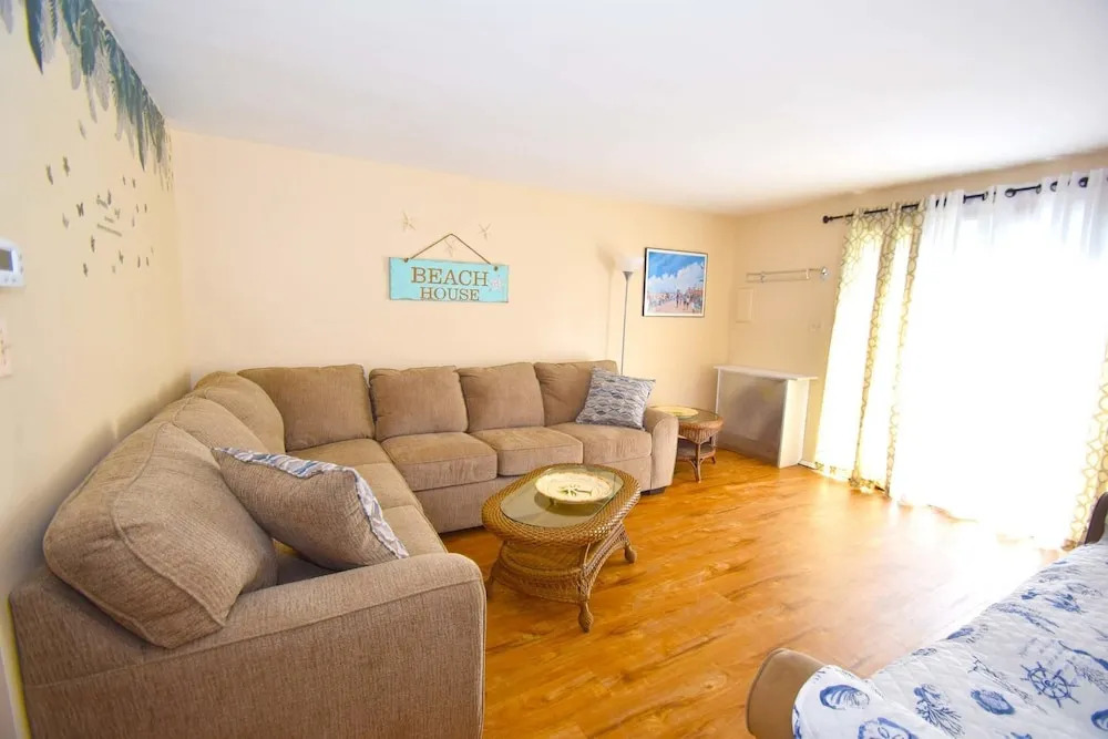 Royal Palm Court 1208-10 - 2 Br Townhouse