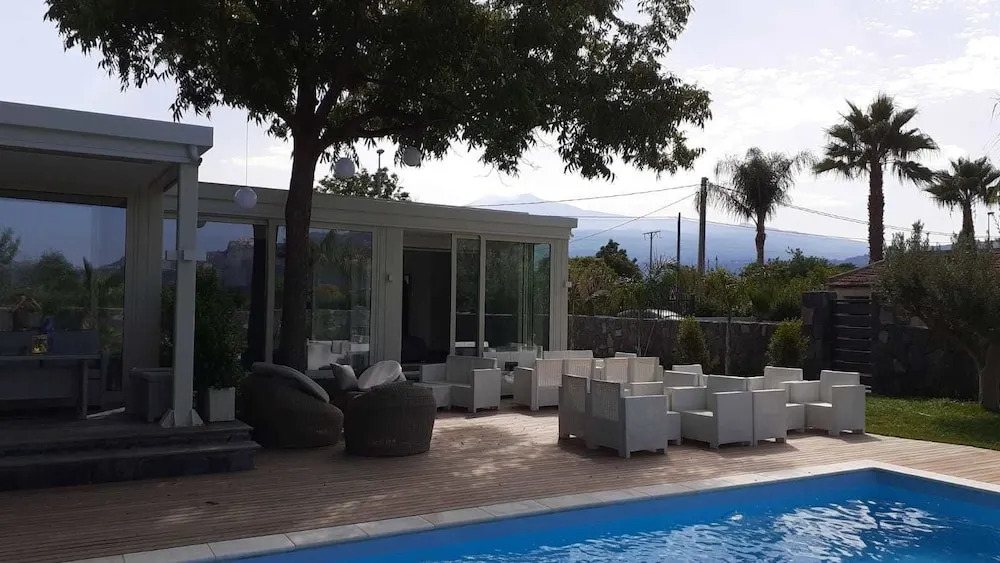 T Villa