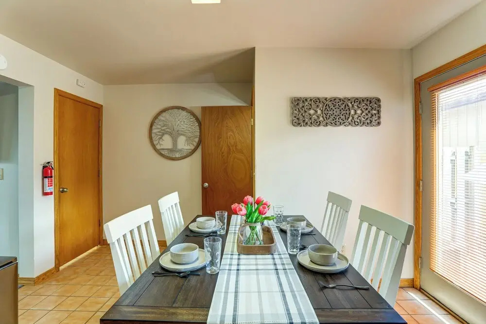 Convenient Townhome 1 Mi to Dtwn Clearfield
