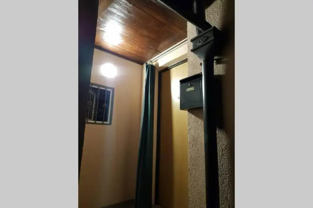 Atraktivni stan sa garažom i internetom