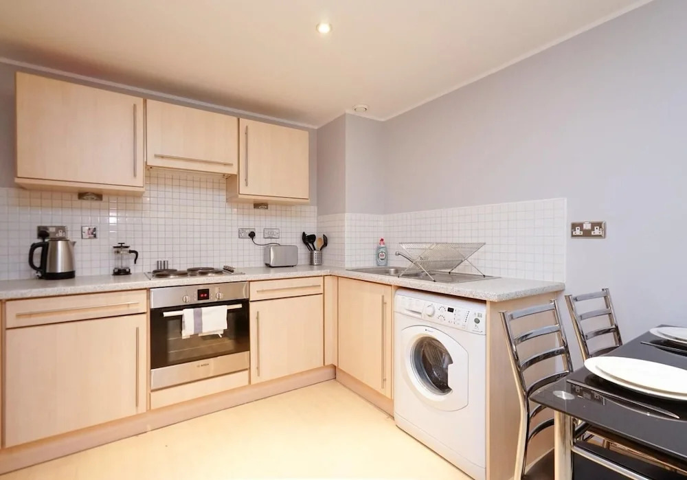 Leeds City Centre Apartment with River View