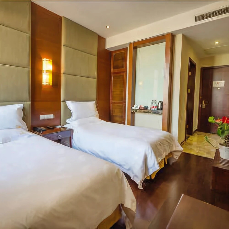Home Inn Nantong Qingnian Middle Road