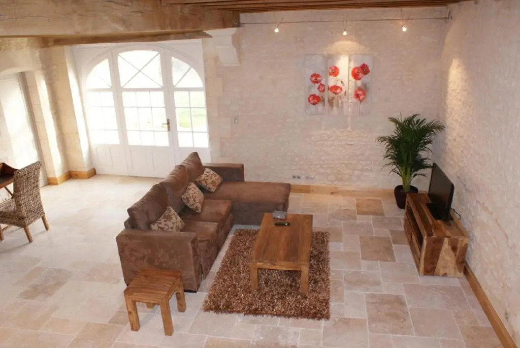 Le Domaine des Doucins & Spa, Gîte 3 étoiles, 10 minutes de Jonzac piscine et spa