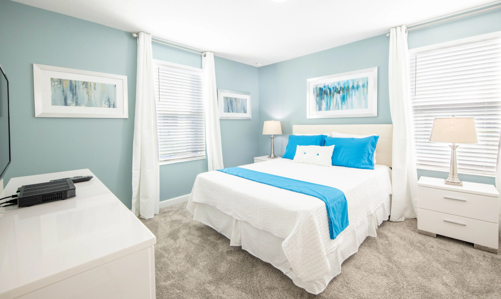 Spacious 8 Bedroom Vacation Home with Private Pool & Game Room