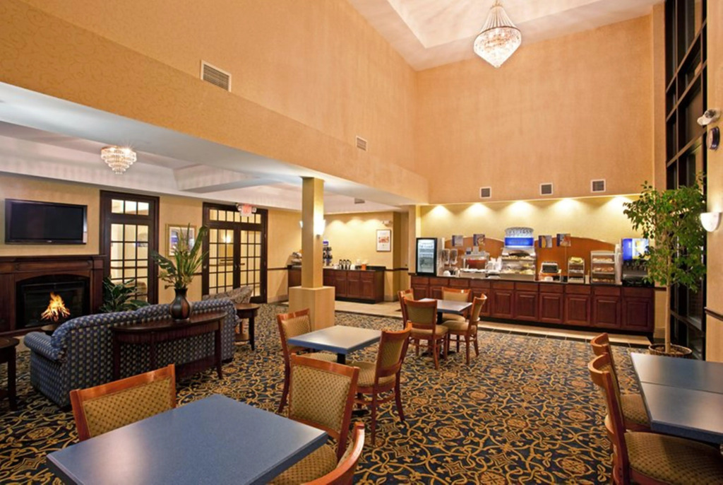Holiday Inn Express Hotel & Suites Cleveland - Richfield by IHG