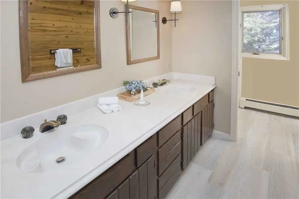 Sunburst Residence 5 Bedrooms 3.5 Bathrooms Home