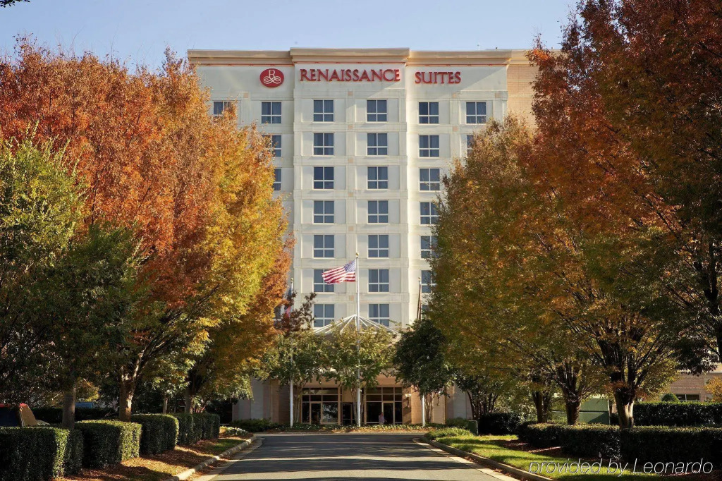 Renaissance Charlotte Suites