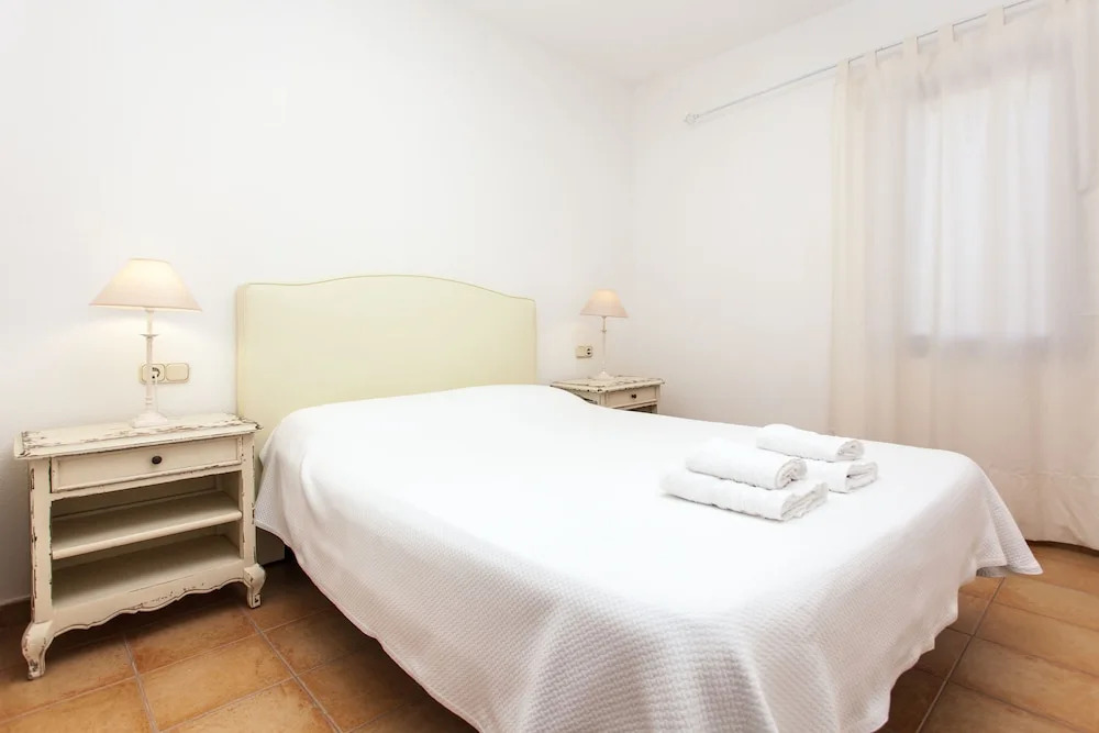 Anahi Home Drago 12