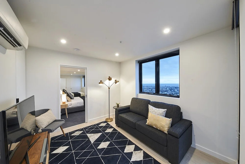 Mega Style Apartments The International