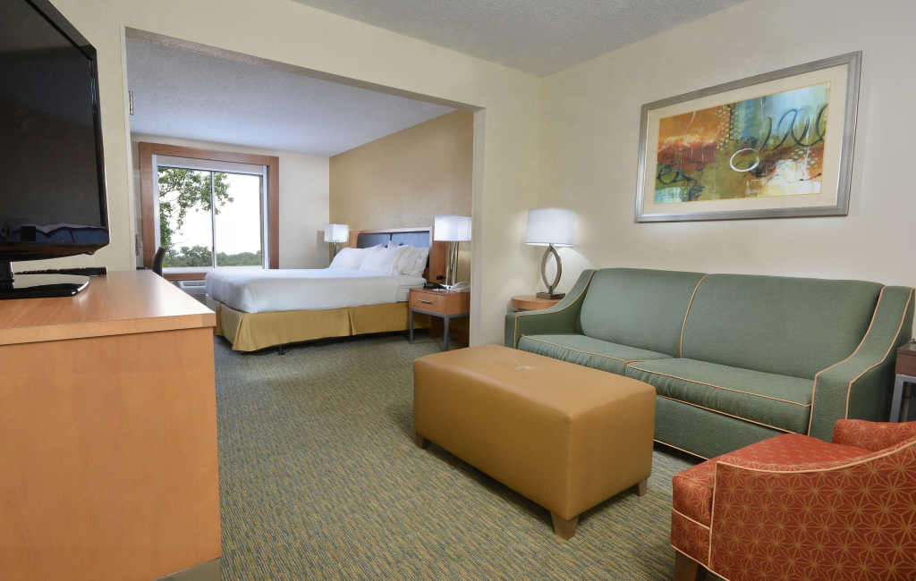 Holiday Inn Express & Suites High Point South by IHG