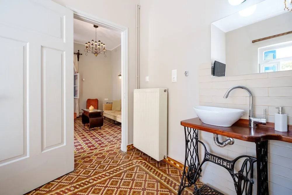 Grandmas Chic Home in Chania Venetian Harbor