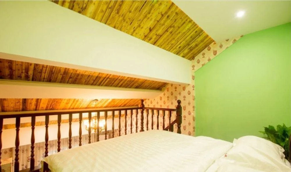 Wuzhen Shibajian Theme Inn