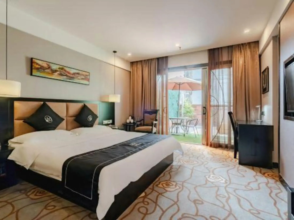 Black Prince Art Hotel (Luzhou Longmatan District Government Store)