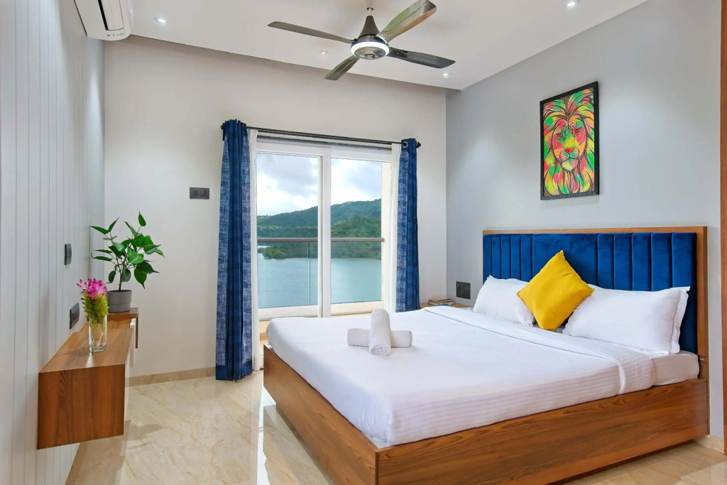 SaffronStays Riverdale, Mulshi - Lakefront villa with pool and mountain view