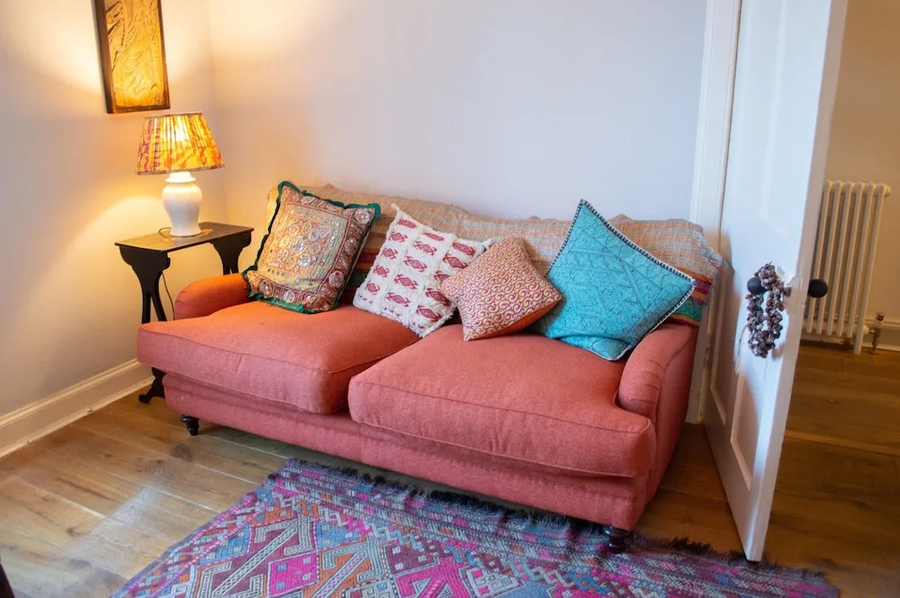 Traditional Stockbridge Colony Home With Garden