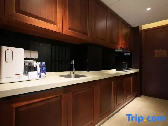 Qingdao·Qiyu·Ocean-Loving Azure Vernal Coastal Resort Homestay (Jinshatan Beer City Branch)