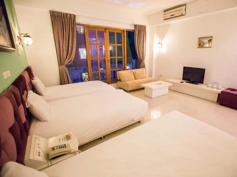 Rainbowtown Hotel