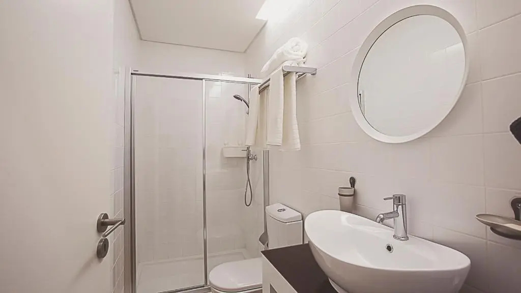 BmyGuest - Almada Garden Apartment