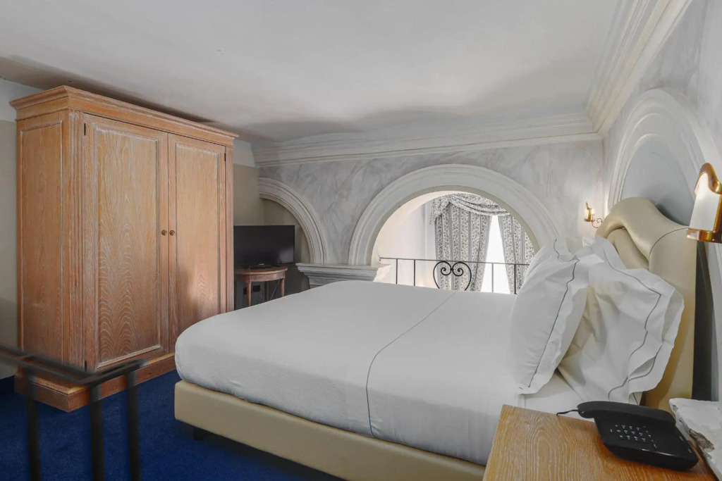 Hotel De La Ville