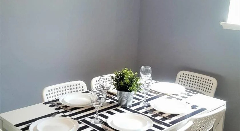 Lavish Suites - 4 Bedroom Guesthouse