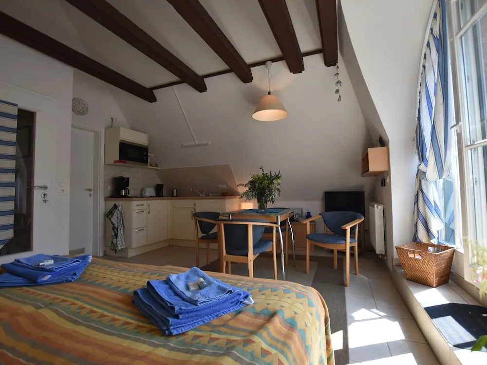 Peaceful Apartment in Wieck a Darß Near the Sea