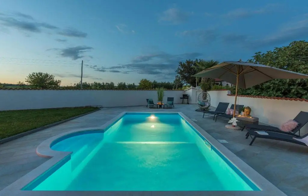 BIG Promotion, Villa Serenitas