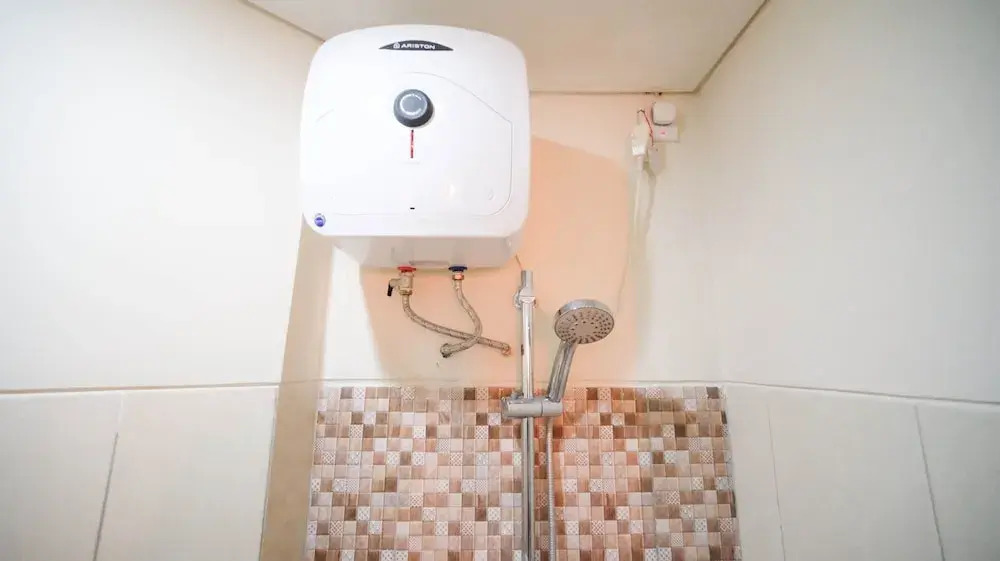 Minimalist and Beautiful 1BR with Extra Room at Pavilion Permata Apartment By Travelio